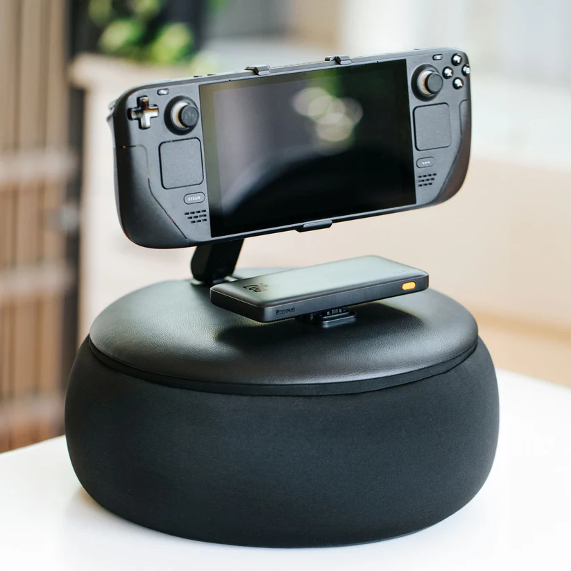 GamingPillowSteamDeck1